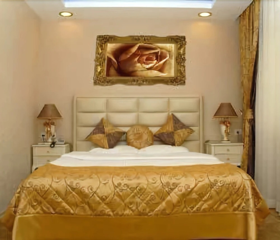 Golden Boutique Hotel