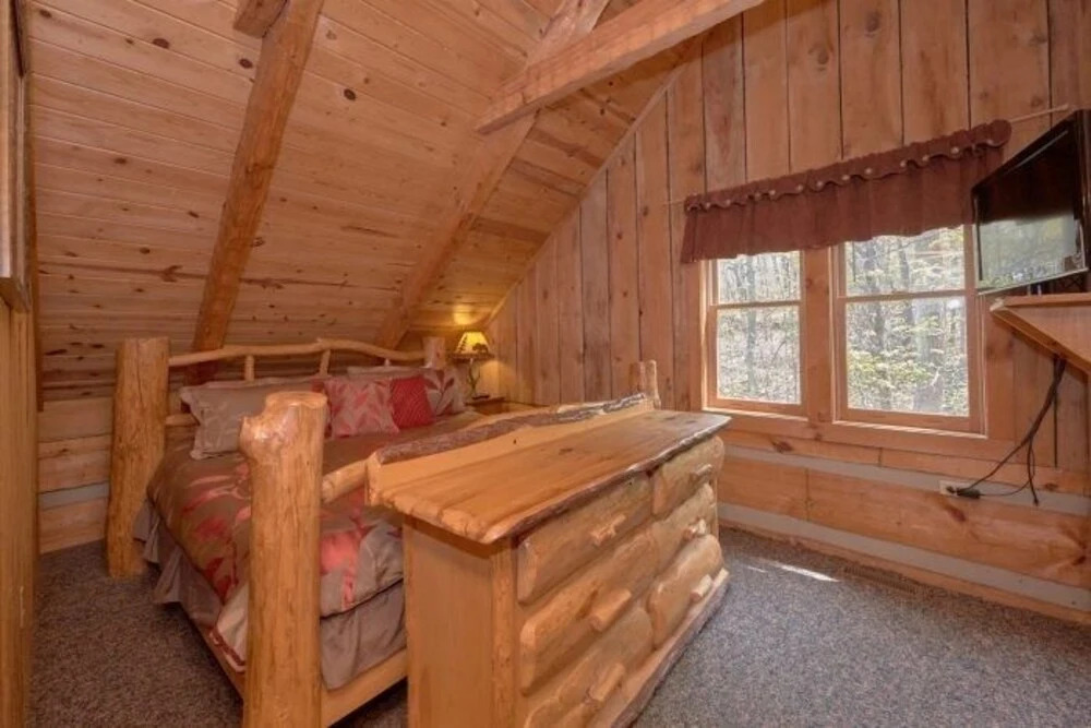 Black Bear Lodge 4 Bedroom Cabin