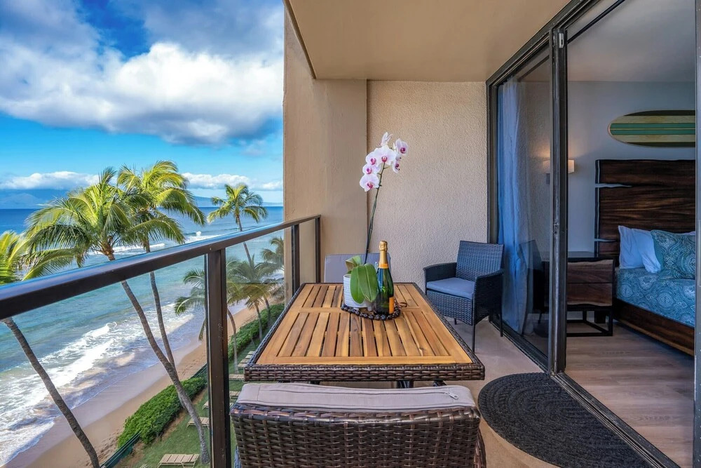 Oceanfront Kaanapali Studio Vistas
