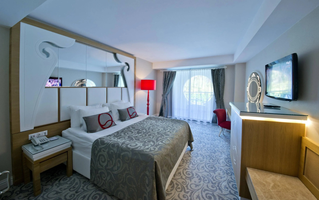 Отель Q Premium Resort