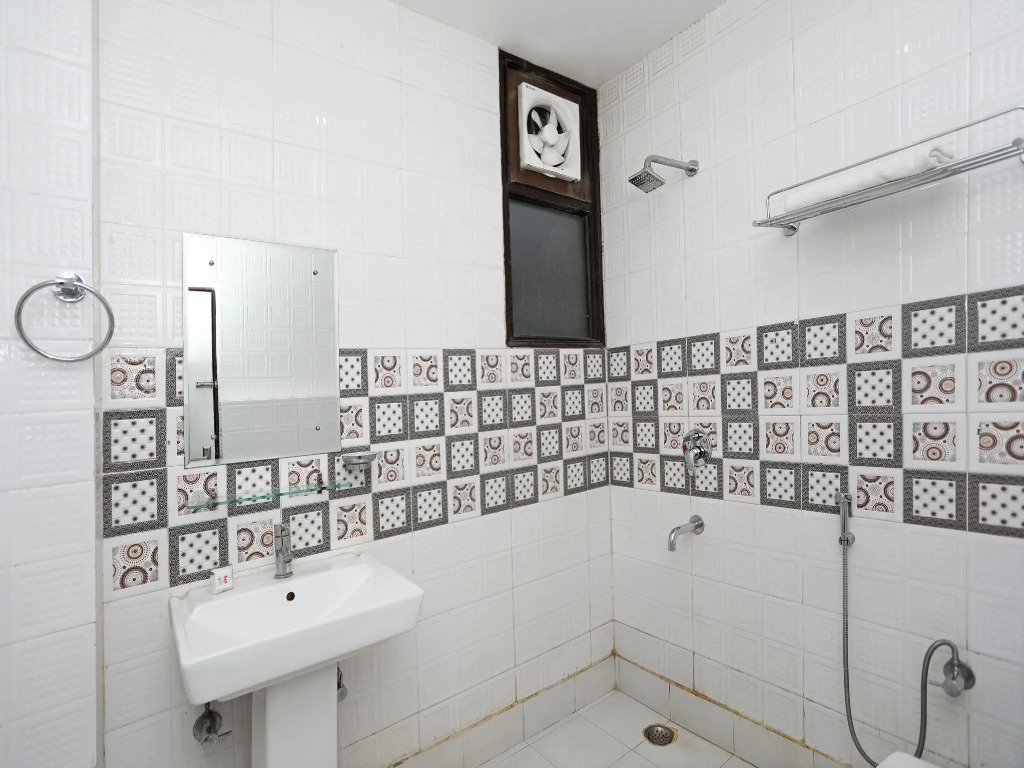 OYO 484 RTS Hotel
