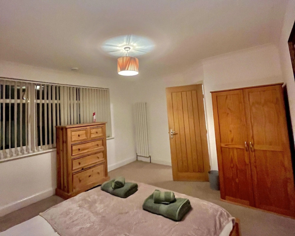 Comfy and Spacious 5-bed House in Cambridge