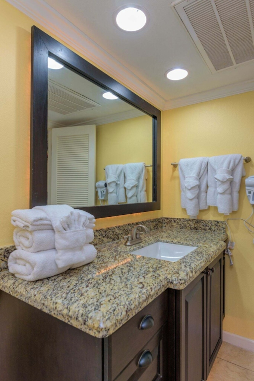 Tiki 125 - Poolfront 1br Condo Sleeps 6 Near Beach 1 Bedroom Condo