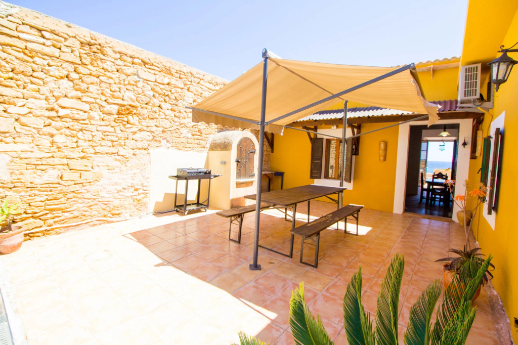 Flat 201M² 4 Bedrooms 3 Bathrooms - Limassol