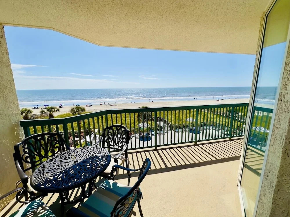 Ashworth 303 3 Bedroom Condo by RedAwning, North Myrtle Beach