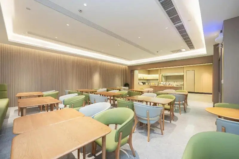 Yixuan Hotel (People's Square, Xiaoshan, Hangzhou)