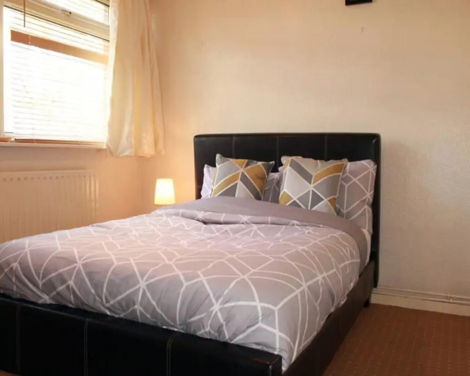 Sunny Apartment in Birmingham
