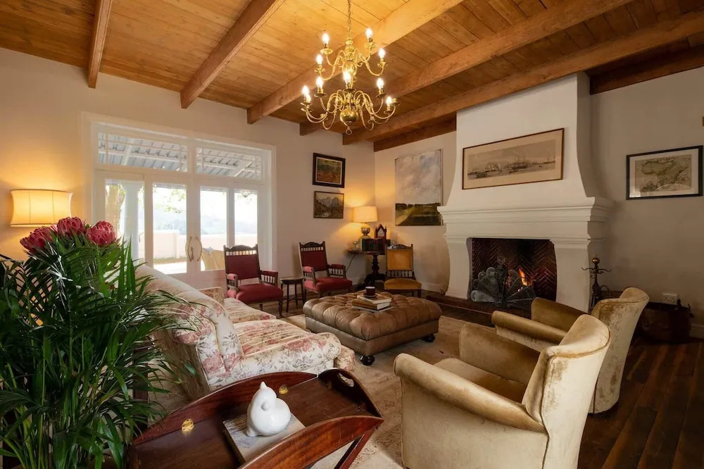 Banhoek Corner Guesthouse