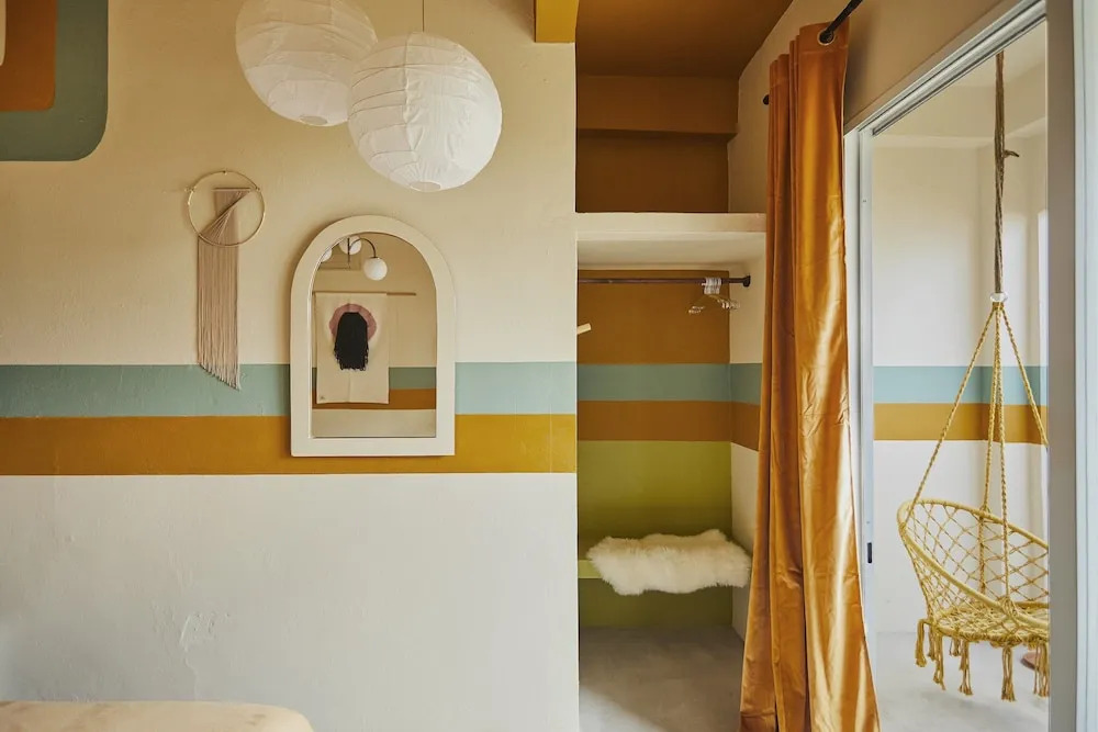 MOOD HAUS by DW - 70s Retro Stays