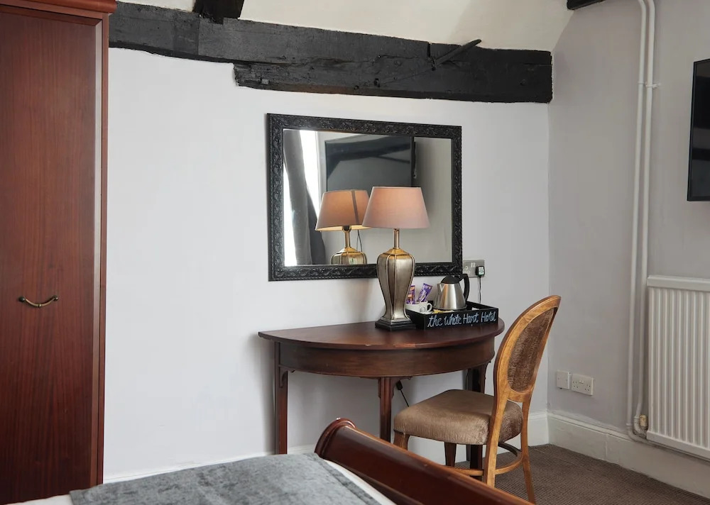 White Hart Hotel by Greene King Inns