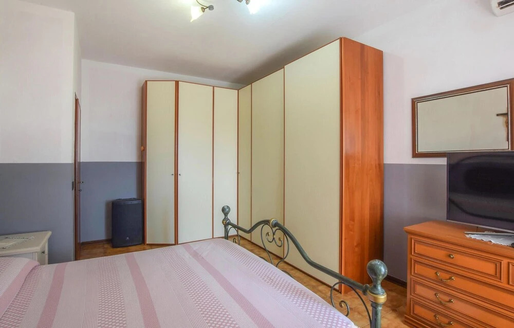 Stunning Home in Pietrasanta With 3 Bedrooms and Wifi