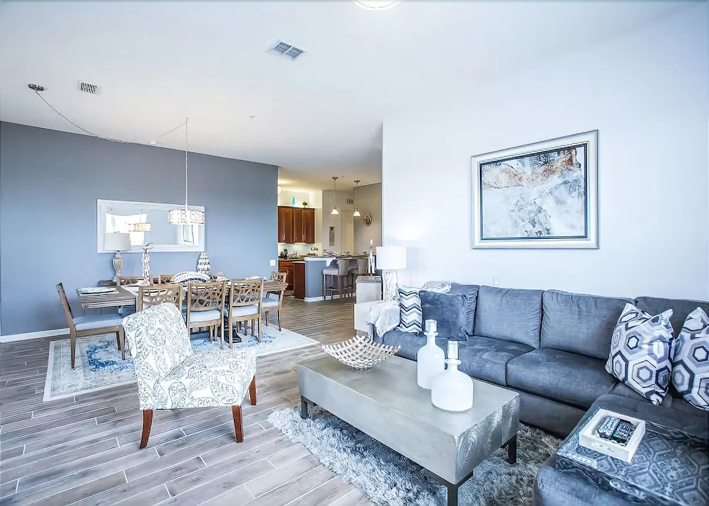4816 Cayview Avenue #404,