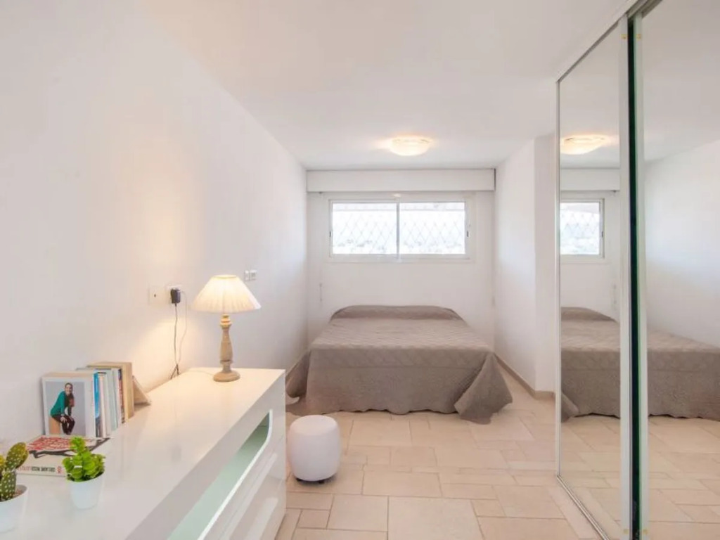 Le Chantilly 10868