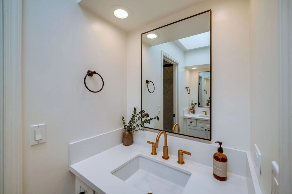 Bakersfield Oasis: Private Pool, Hot Tub & Patio!