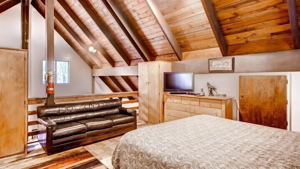 Scenic Wonders Yosemite Creekside Loft