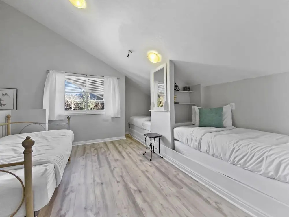 310 Snowblaze 2 Bedroom Condo by RedAwning