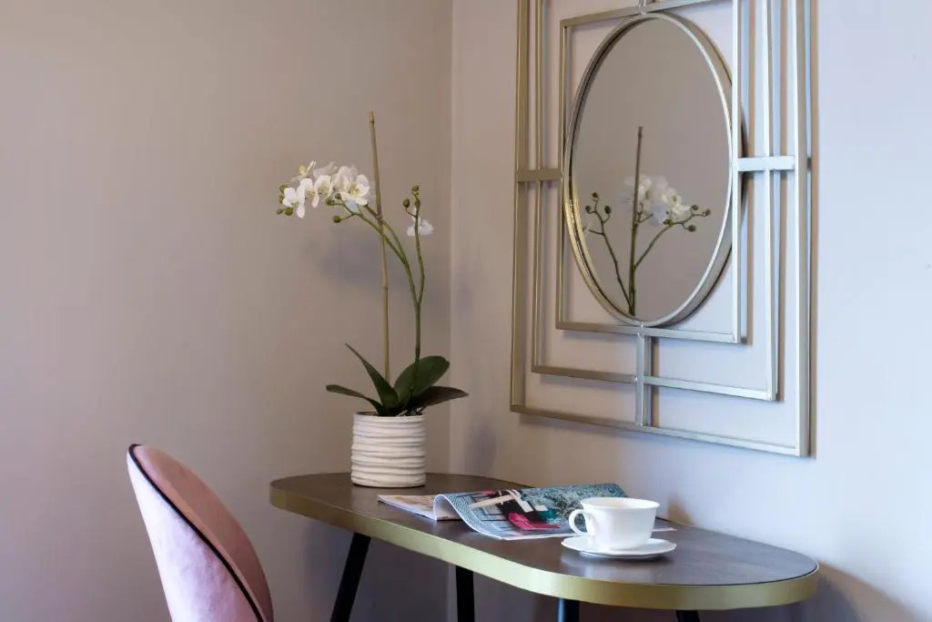 Avra Private Suites
