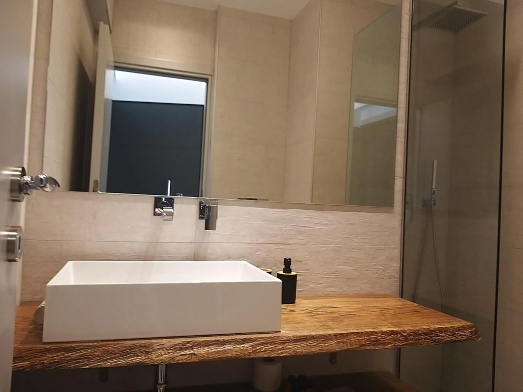 Amazing Apartments @ Aiolou Str