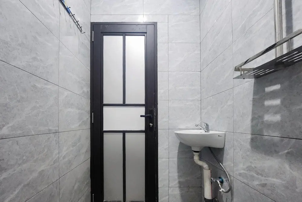 Urbanview Hotel near DC Mall Crown Homestay Batam