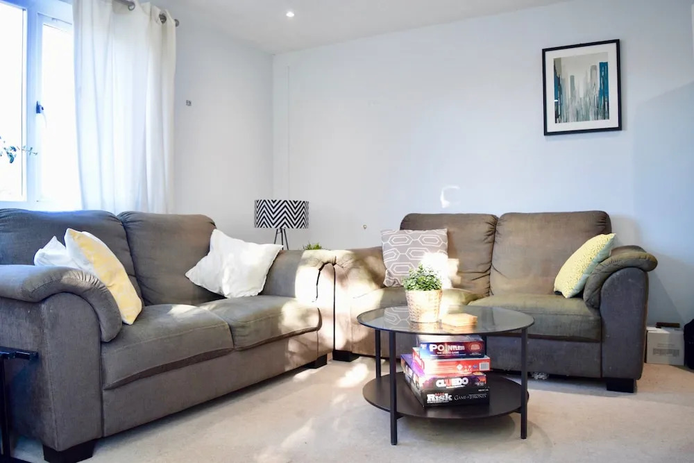 1 Bedroom Apartment in Clapham With Balcony