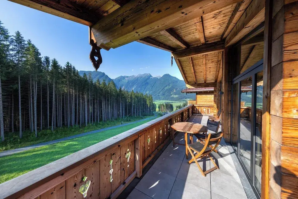 Luxury Chalet with 2 Bathrooms near Small Slope