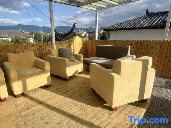 Mandan hospital. Naxi Homestay (Zhongyi Market Store, Old Town, Lijiang)