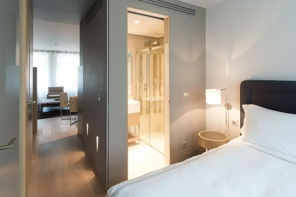 Guillaume Suites