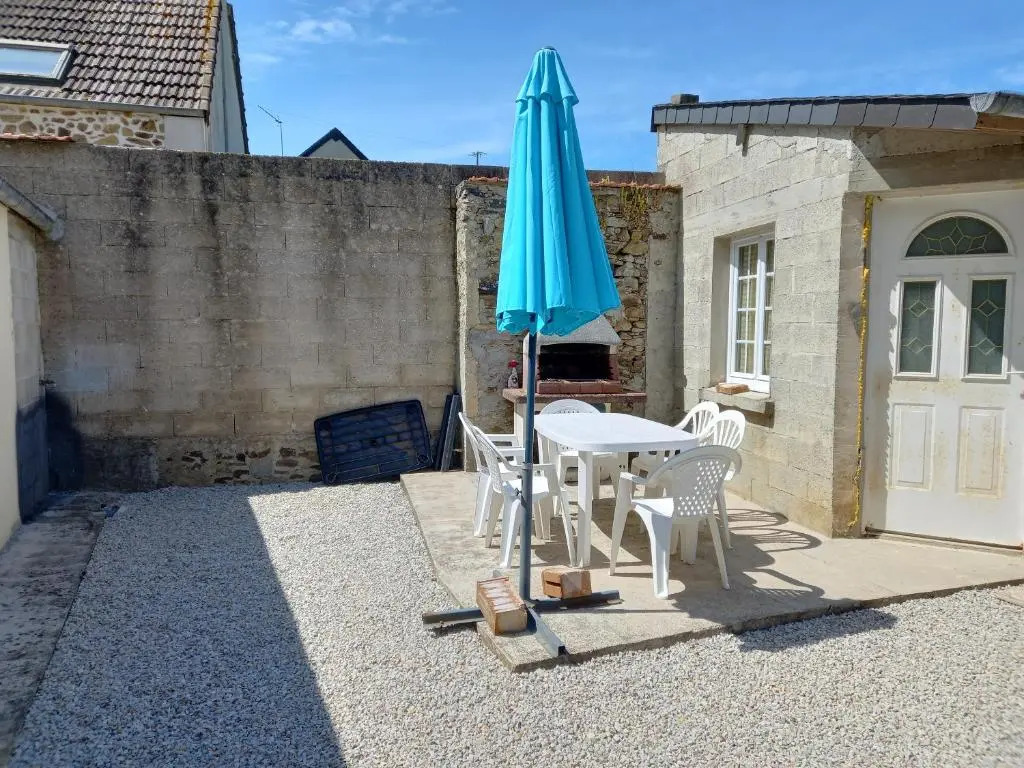Maison de 3 chambres avec jardin clos et wifi a Quettehou
