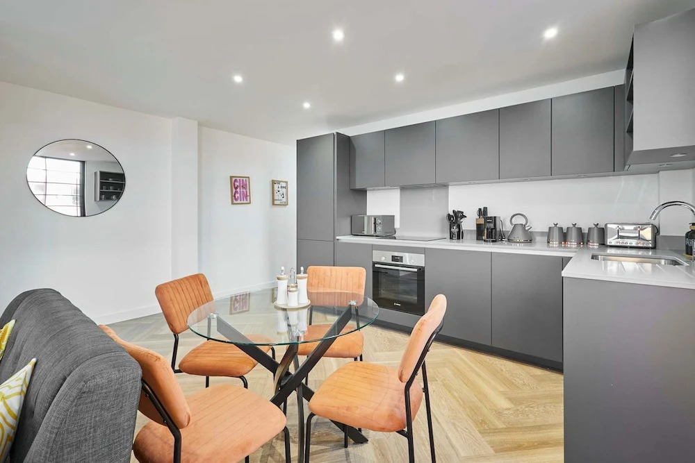 Host Stay Lockside House