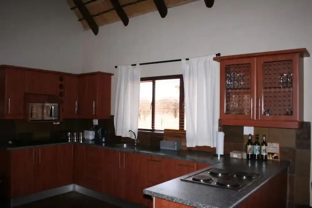 Makhato 84 Bush Lodge