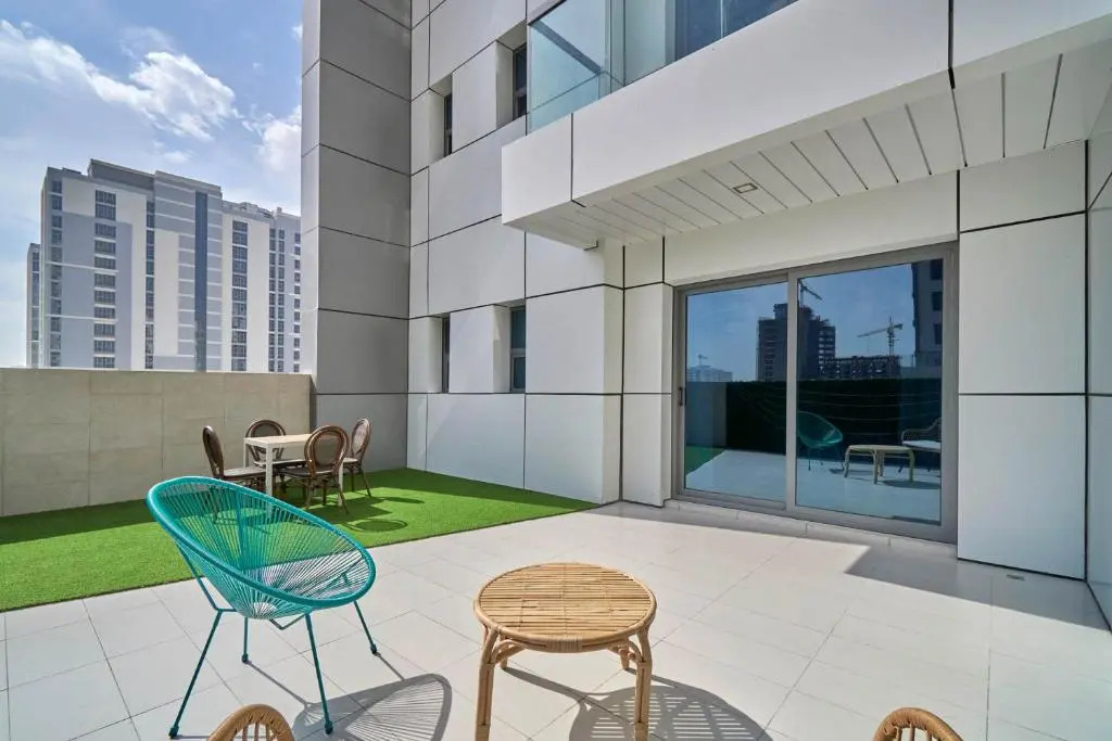 Stella Stays Chic 2 BDR Dubai JVC Large Terrace