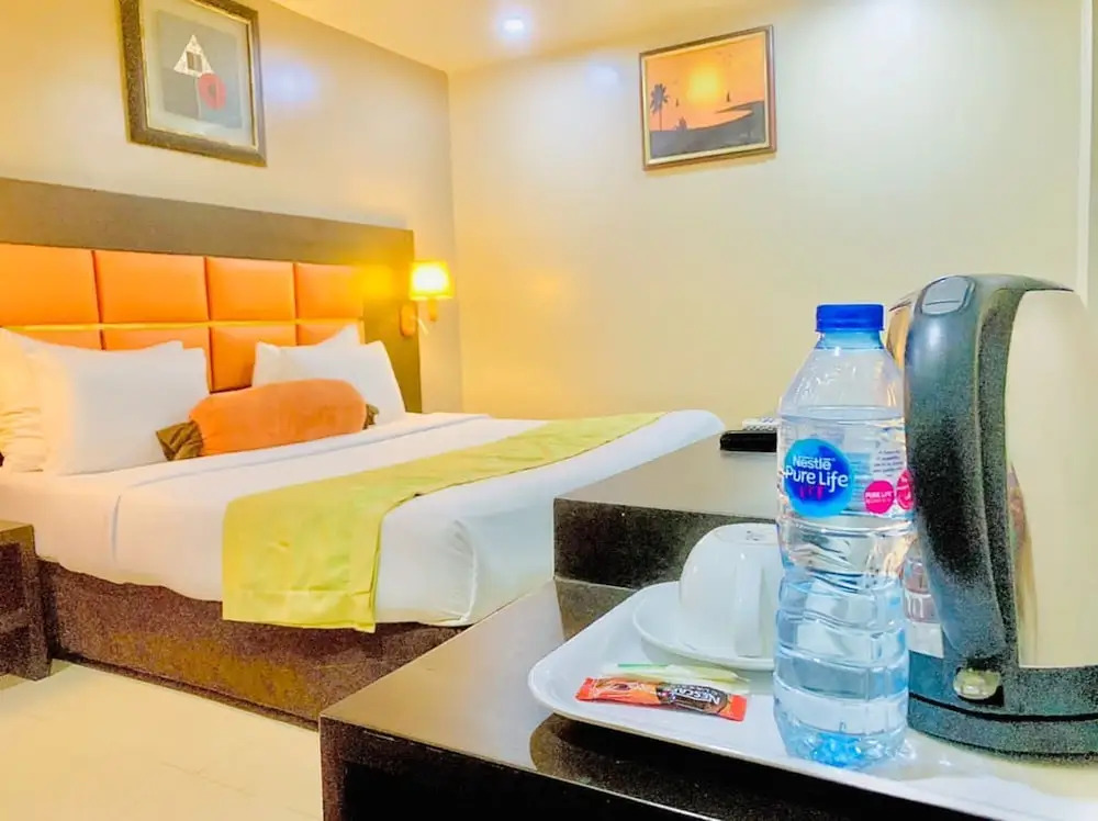 Oakspring Hotel and Luxury Suites