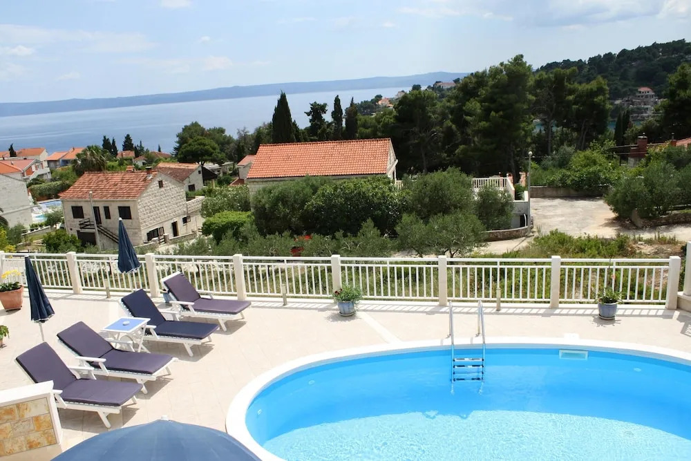 Villa With 4 Bedrooms in Brac, With Wonderful sea View, Private Pool,