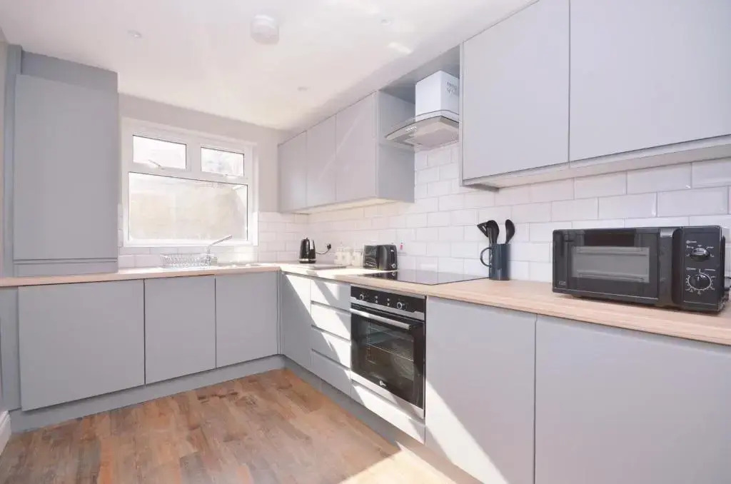 Modern Queens Quarter Townhouse 1