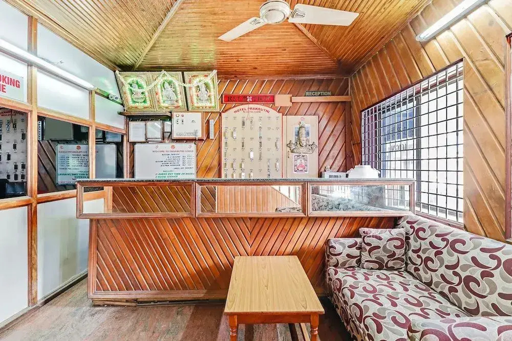 Spot on 49092 Hotel Prakruthi Boarding & Lodging