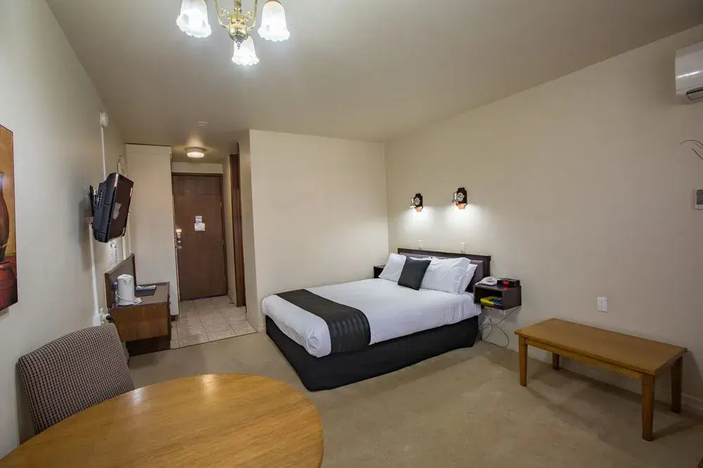 Econo Lodge Hacienda International