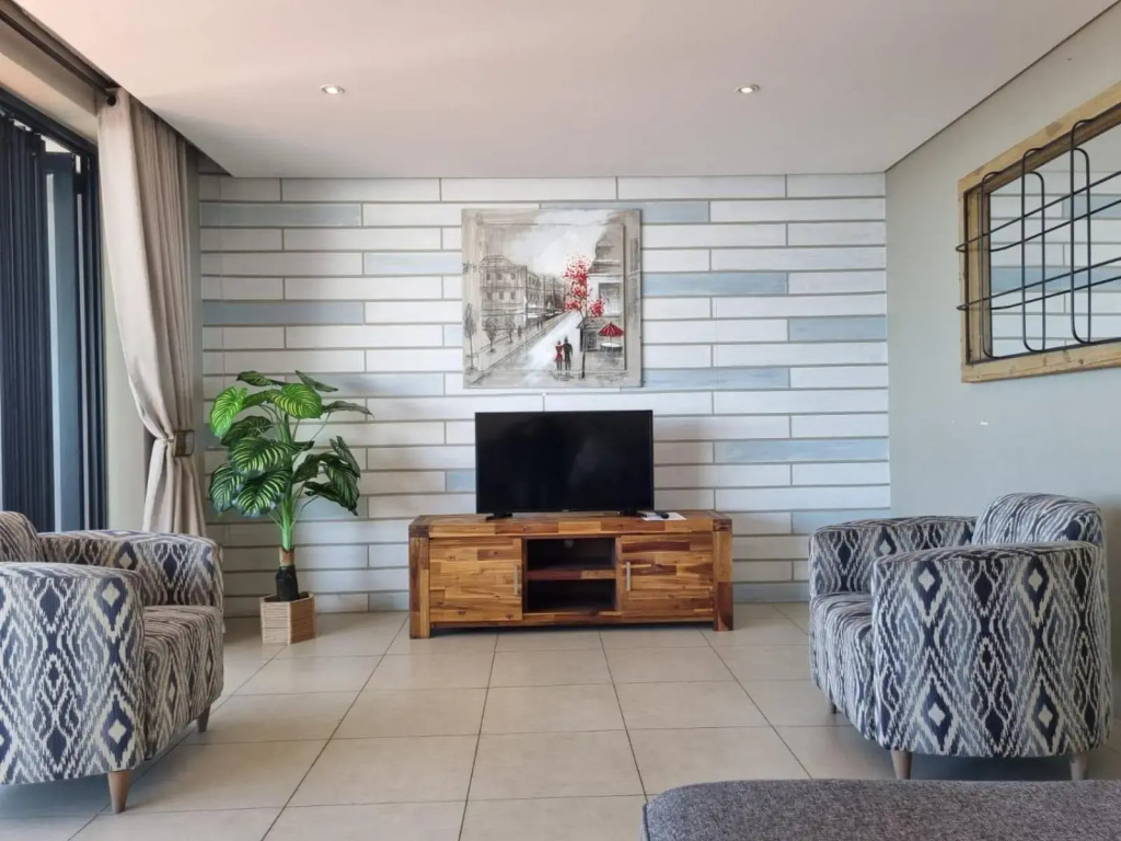 Accommodation Front - Immaculate 4 Sleeper with Ocean & Habour Views