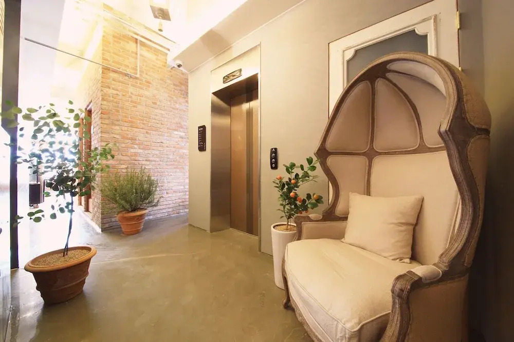 Kayla Hotel