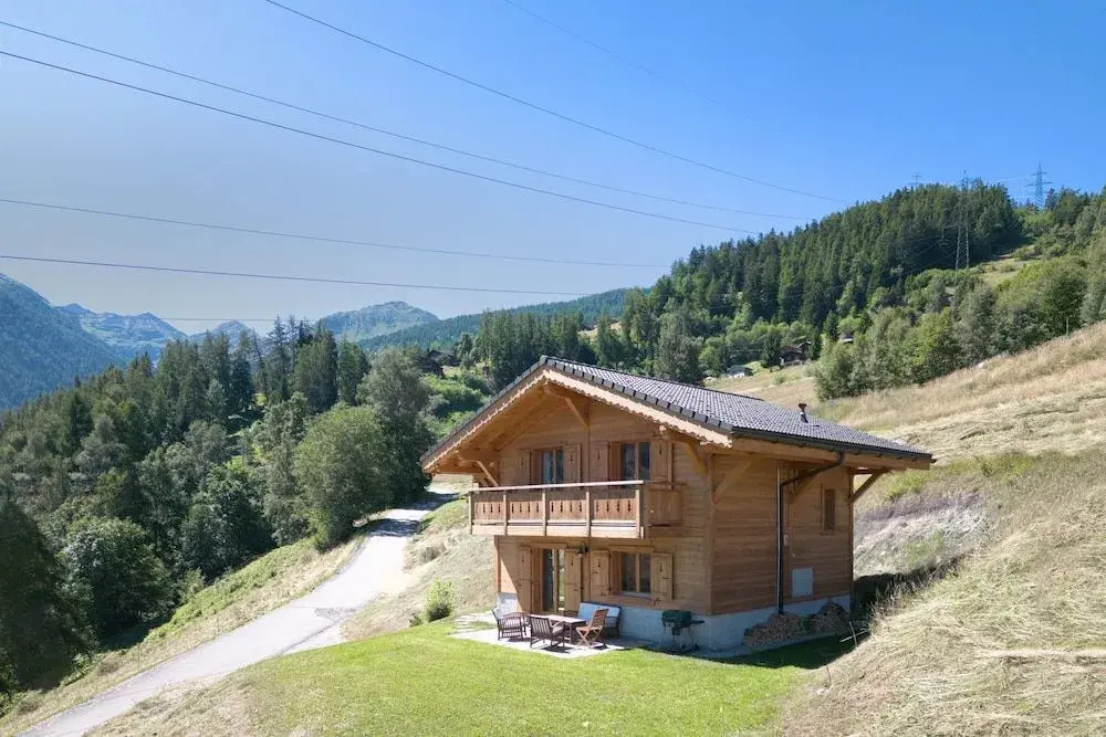 Chalet Le Cerf New Build Stylish Stay