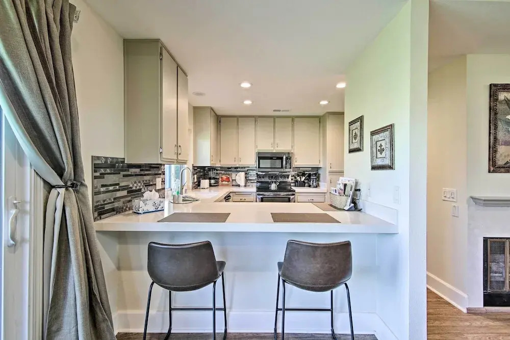 Cathedral City Condo on Golf Course w/ Patio!