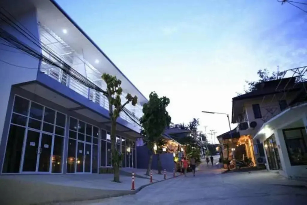 Street Zone Home stay by Little Paradise