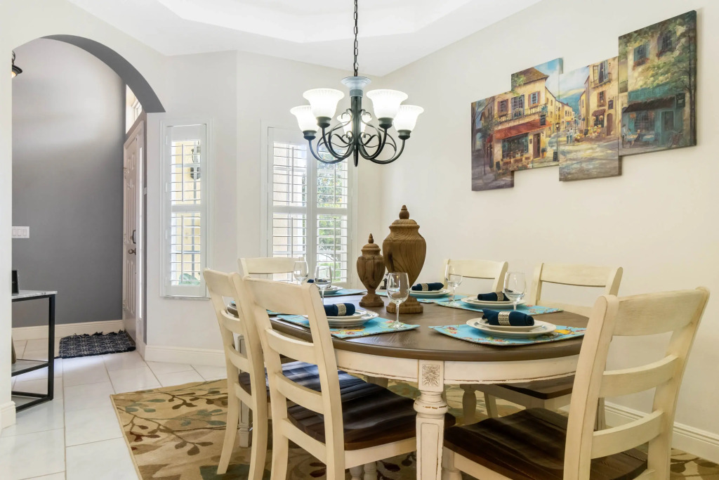 CP469D 4 beds pool and spa home with game room