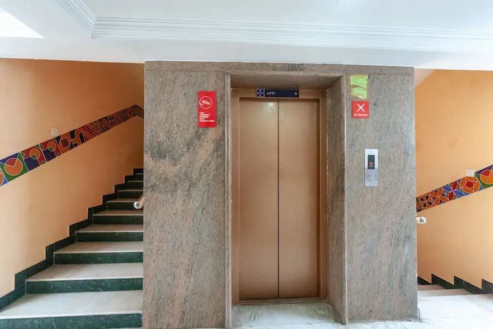 OYO 10807 Hotel Auro