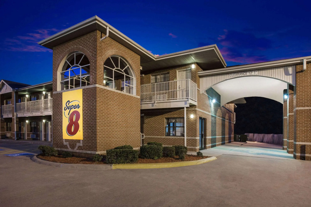 Super 8 by Wyndham Cabot