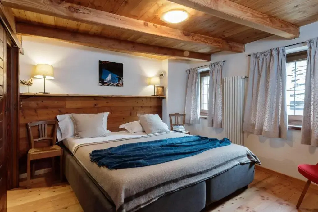 HelloChalet - Chalet da MiRo - Sunny terraces with stunning Matterhorn views, reachable on foot only
