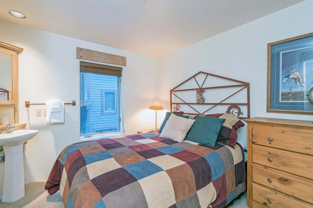 Double Diamond 23 2 Bedroom Condo