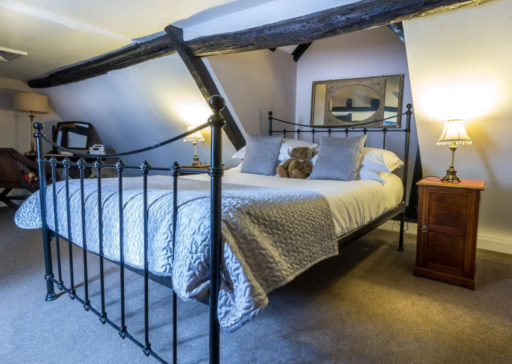 Guy Fawkes Inn