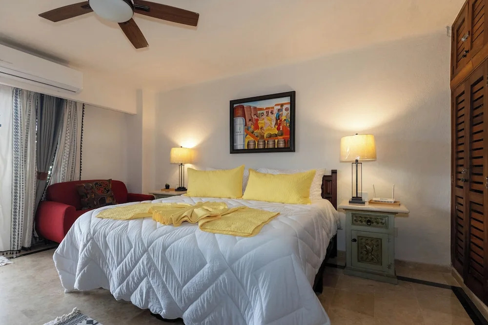 Ocean View 2Br Condo-balcony-beach-pool - 212