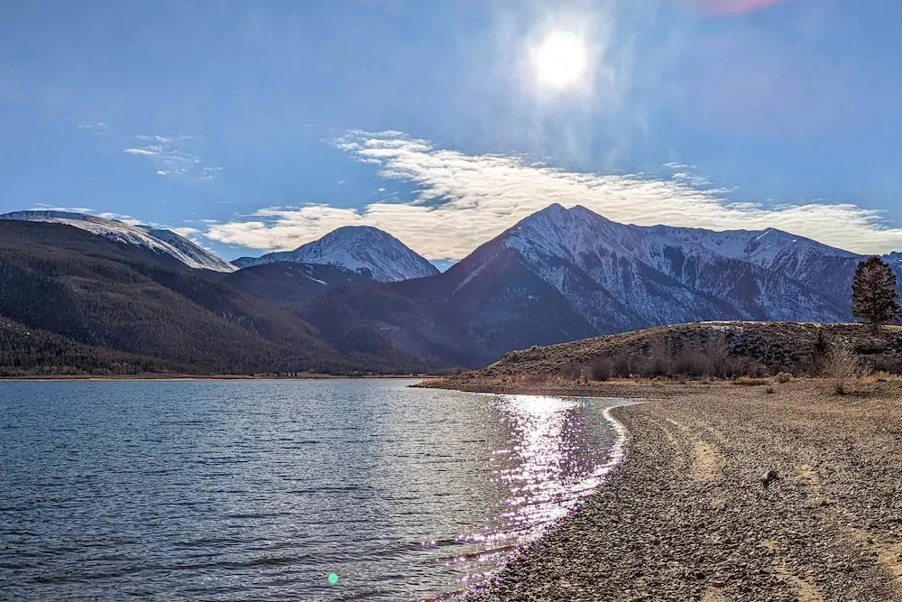 Remodeled Lake Cabin, Stunning Mtn View, New Patio