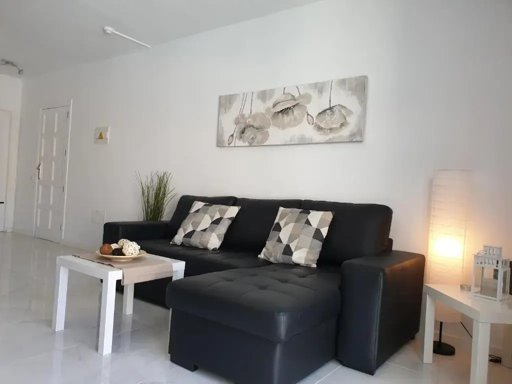 Casa Las Flores with heated pool, only 490 meters to the beach, balcony, wifi